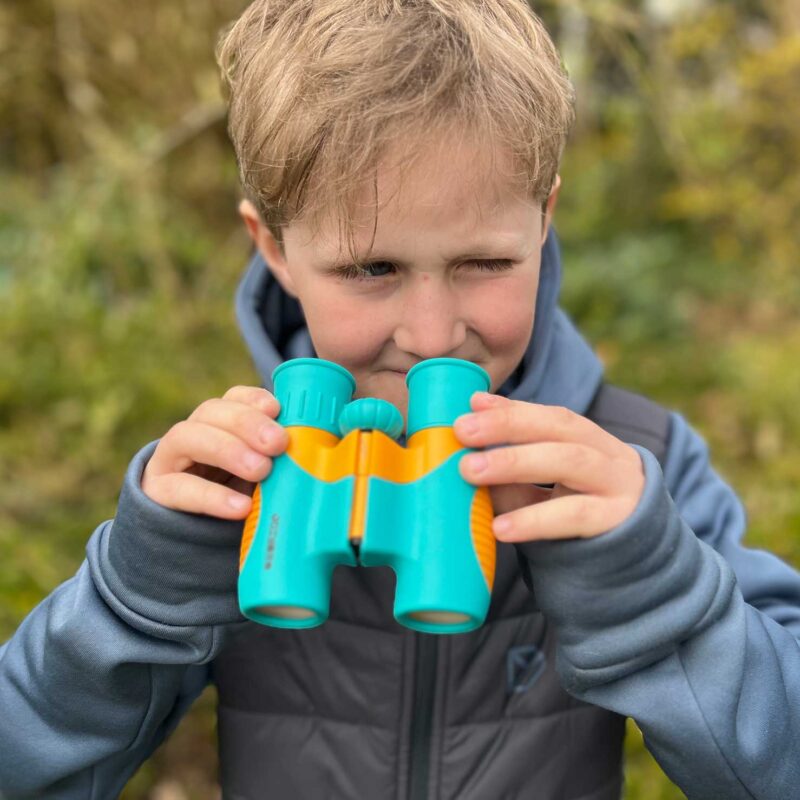 Robust børnekikkert til udendørs eventyr